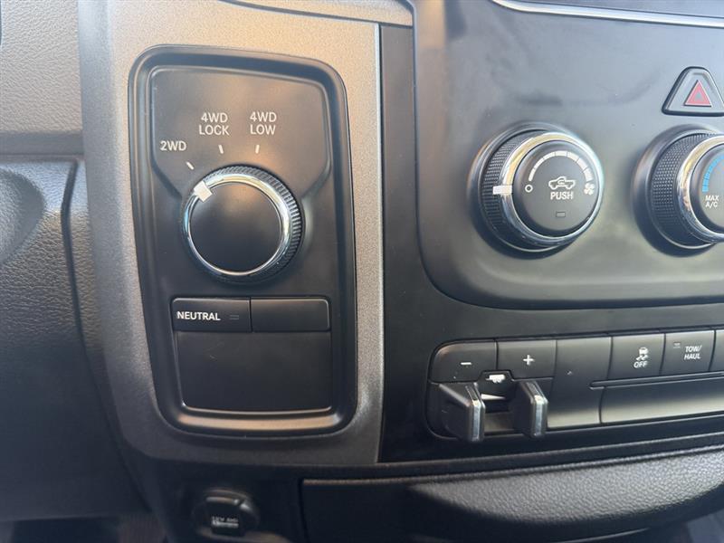 RAM 1500 Tradesman Crew Cab SWB 4WD 2014