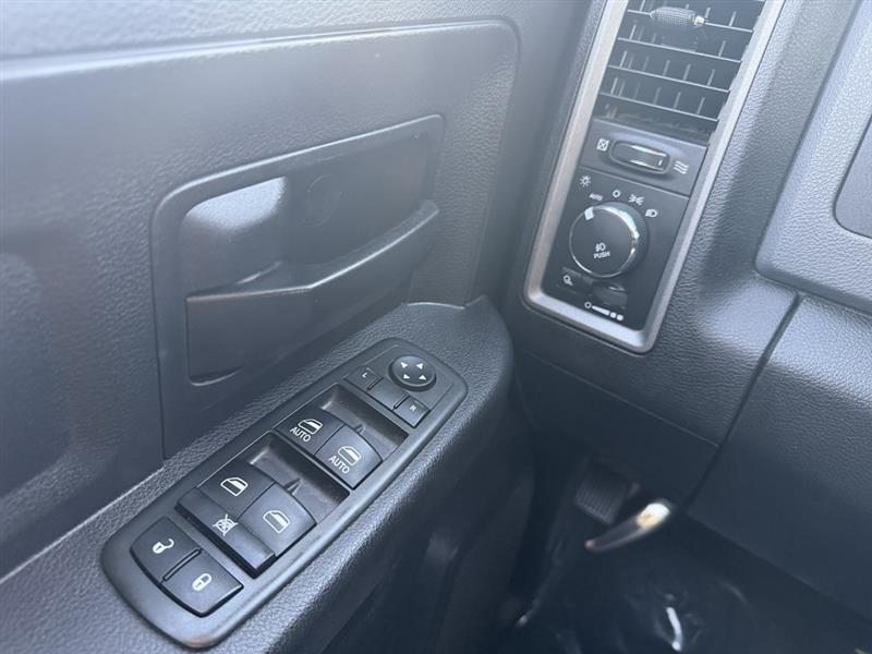 RAM 1500 Tradesman Crew Cab SWB 4WD 2014