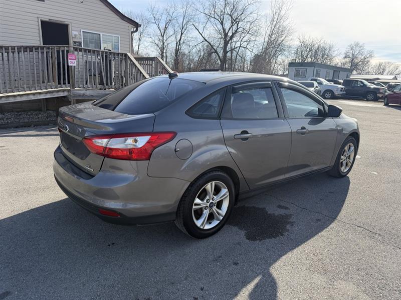 Ford Focus SE Sedan 2014