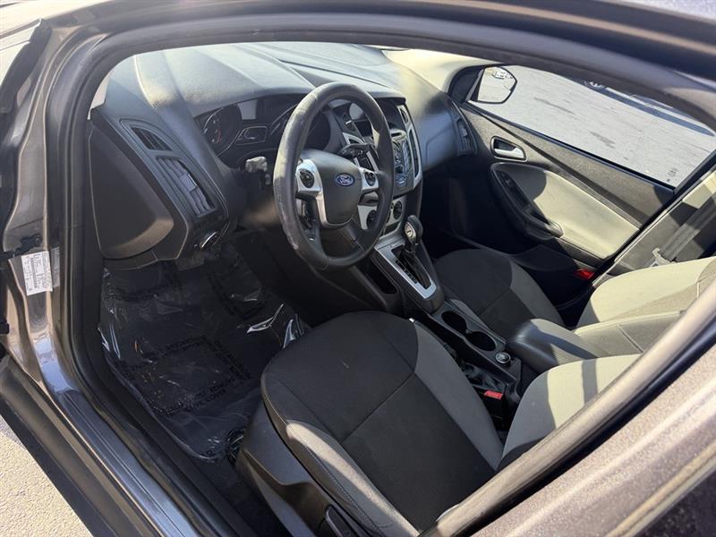 Ford Focus SE Sedan 2014