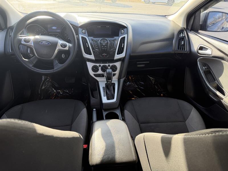 Ford Focus SE Sedan 2014