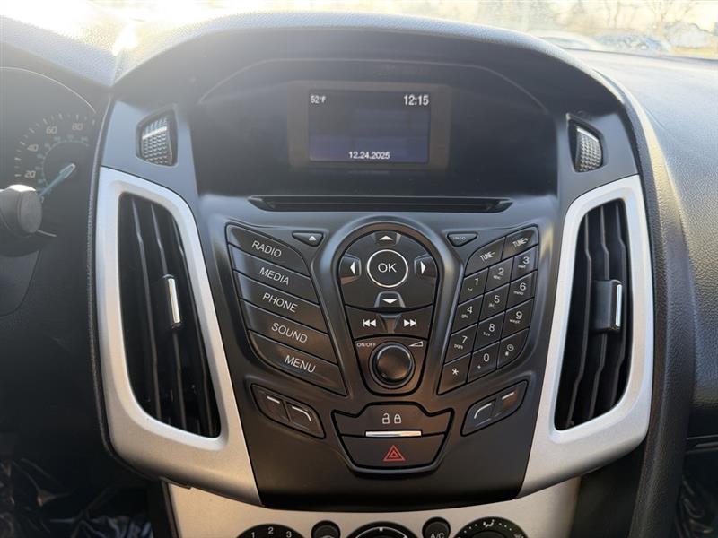 Ford Focus SE Sedan 2014