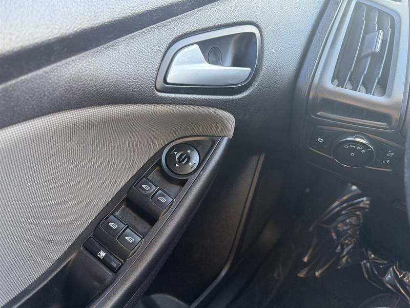 Ford Focus SE Sedan 2014