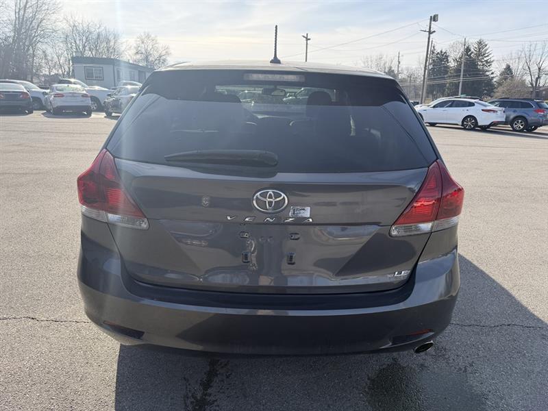 Toyota Venza LE I4 FWD 2013