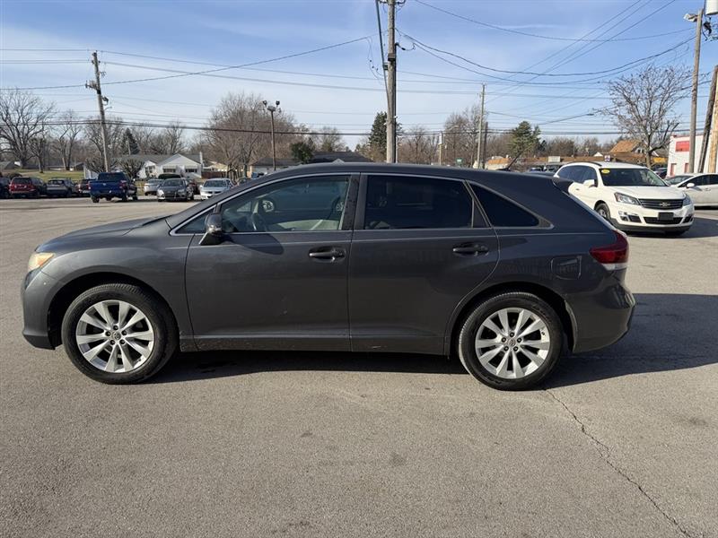 Toyota Venza LE I4 FWD 2013