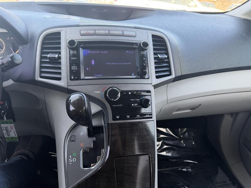 Toyota Venza LE I4 FWD 2013