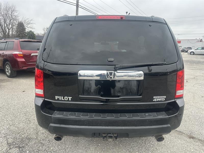 Honda Pilot Touring 4WD 5-Spd AT with DVD 2011