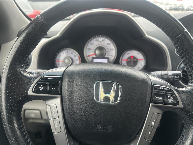 Honda Pilot Touring 4WD 5-Spd AT with DVD 2011