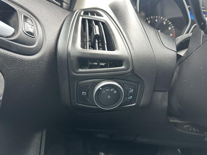 Ford Focus SE Sedan 2016