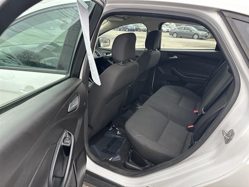 Ford Focus SE Sedan 2016