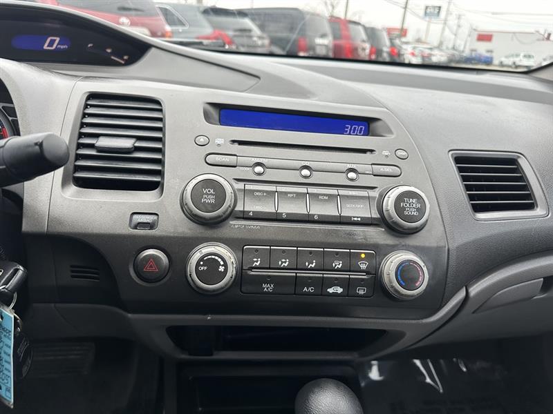 Honda Civic LX Coupe 5-Speed AT 2011