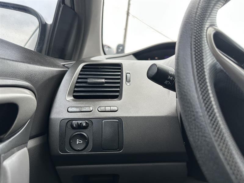 Honda Civic LX Coupe 5-Speed AT 2011