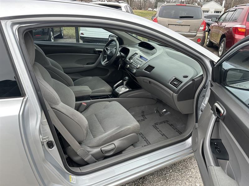 Honda Civic LX Coupe 5-Speed AT 2011