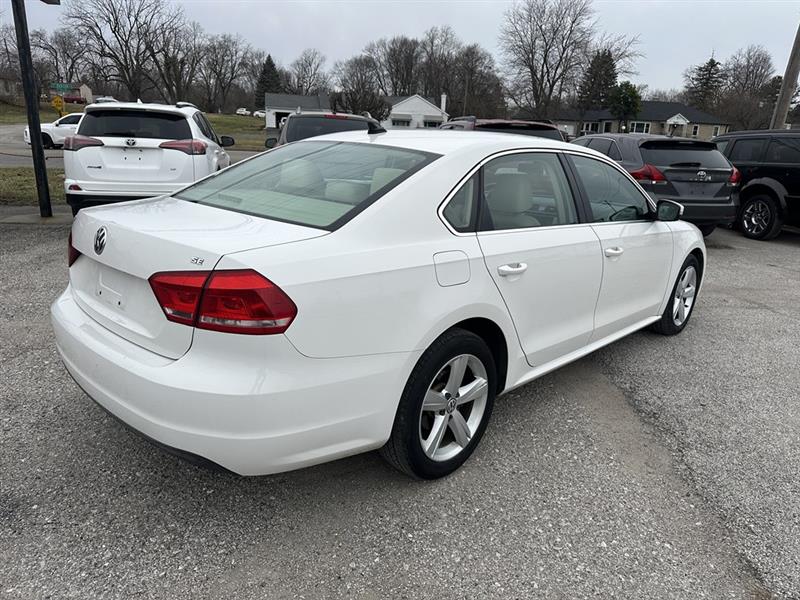 Volkswagen Passat 2.5L SE AT 2013