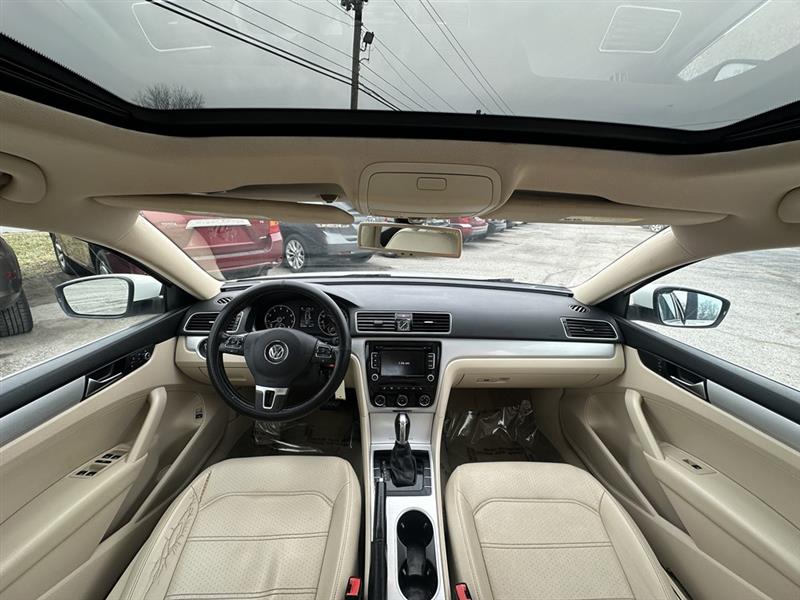 Volkswagen Passat 2.5L SE AT 2013