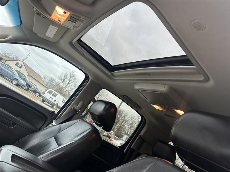 Chevrolet Suburban LTZ 1500 4WD 2012