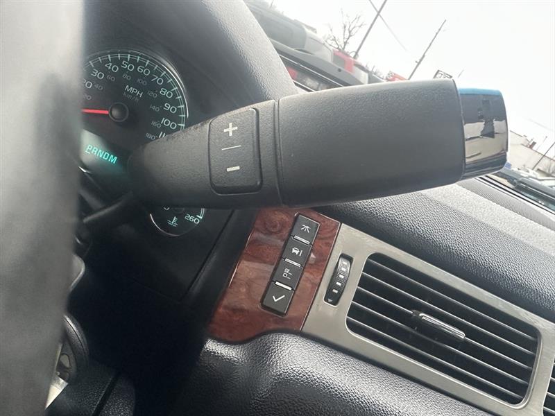 Chevrolet Suburban LTZ 1500 4WD 2012