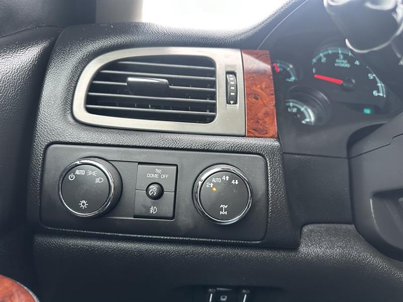 Chevrolet Suburban LTZ 1500 4WD 2012