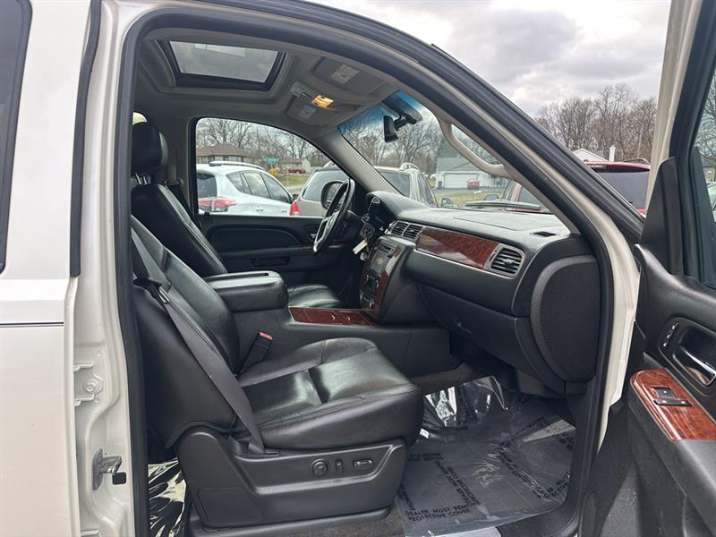 Chevrolet Suburban LTZ 1500 4WD 2012