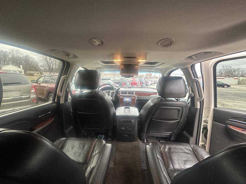 Chevrolet Suburban LTZ 1500 4WD 2012