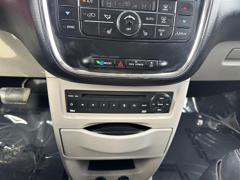 Chrysler Town & Country Touring-L 2011