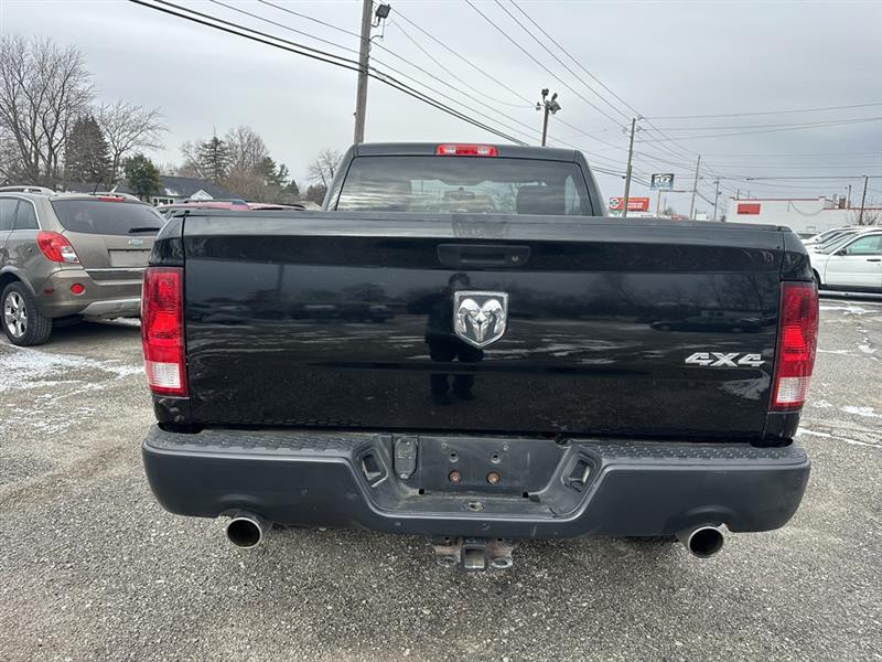 RAM 1500 ST SWB 4WD 2012