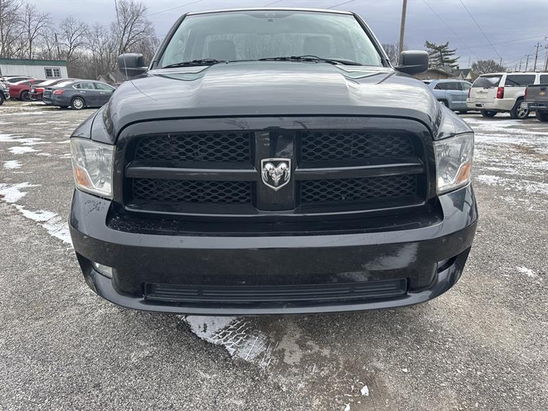 RAM 1500 ST SWB 4WD 2012