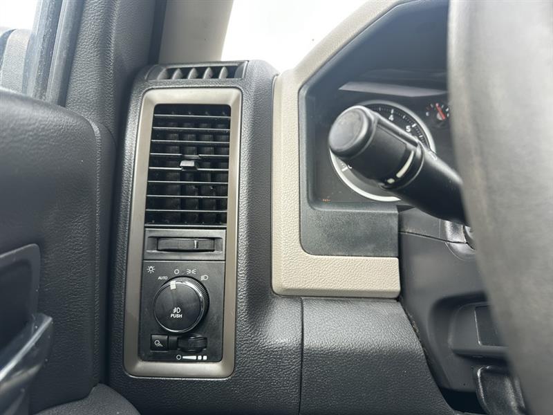 RAM 1500 ST SWB 4WD 2012