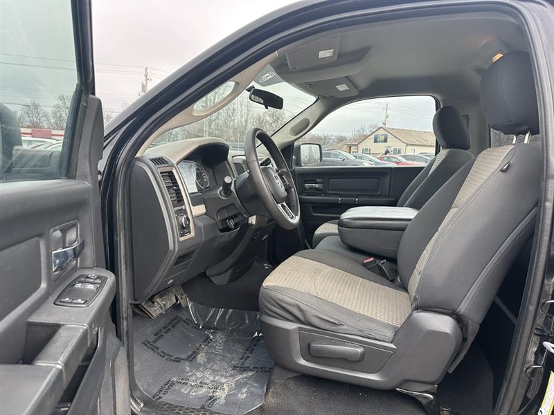 RAM 1500 ST SWB 4WD 2012