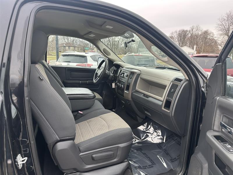 RAM 1500 ST SWB 4WD 2012
