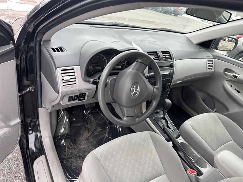 Toyota Corolla LE 4-Speed AT 2009