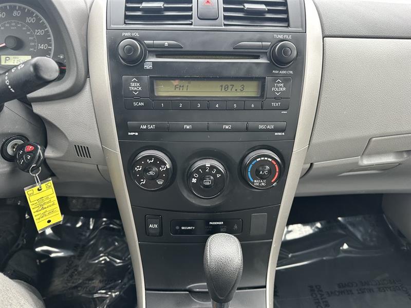 Toyota Corolla LE 4-Speed AT 2009