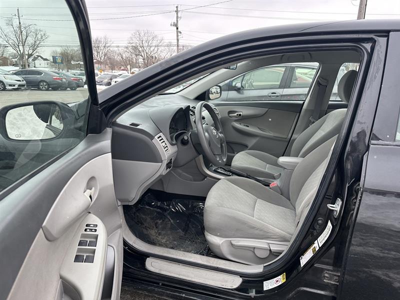 Toyota Corolla LE 4-Speed AT 2009