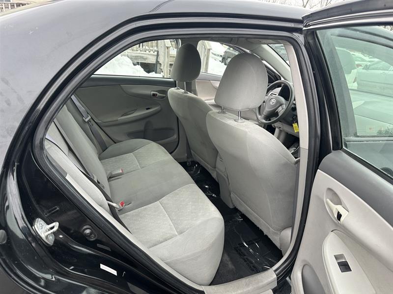 Toyota Corolla LE 4-Speed AT 2009