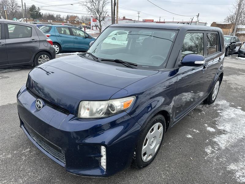 Scion xB 5-Door Wagon 5-Spd MT 2013