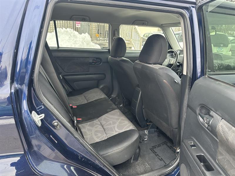 Scion xB 5-Door Wagon 5-Spd MT 2013