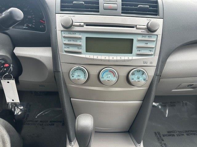 Toyota Camry LE 5-Spd AT 2009