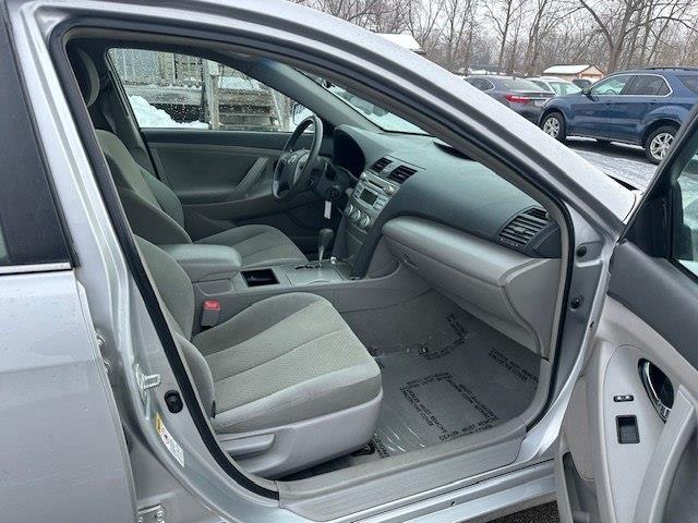 Toyota Camry LE 5-Spd AT 2009