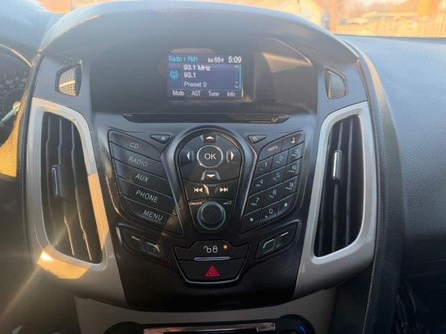 Ford Focus SEL Sedan 2012