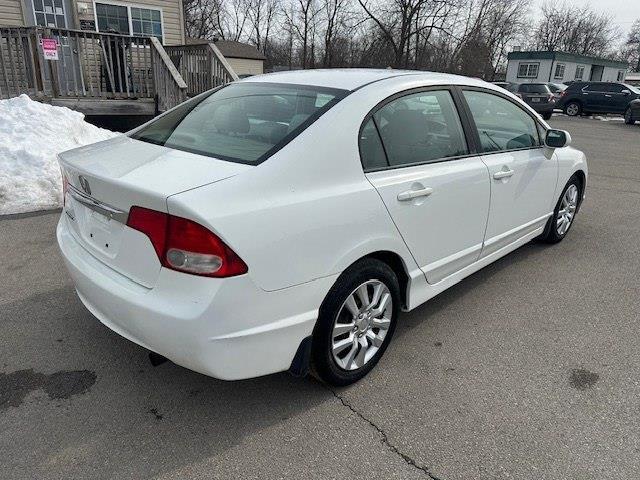 Honda Civic LX Sedan 5-Speed AT 2011