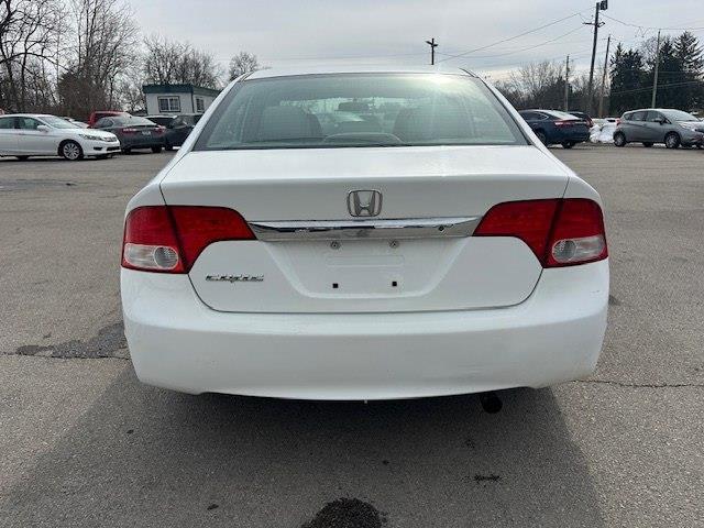 Honda Civic LX Sedan 5-Speed AT 2011