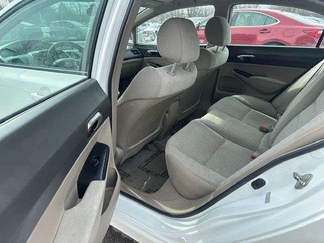 Honda Civic LX Sedan 5-Speed AT 2011