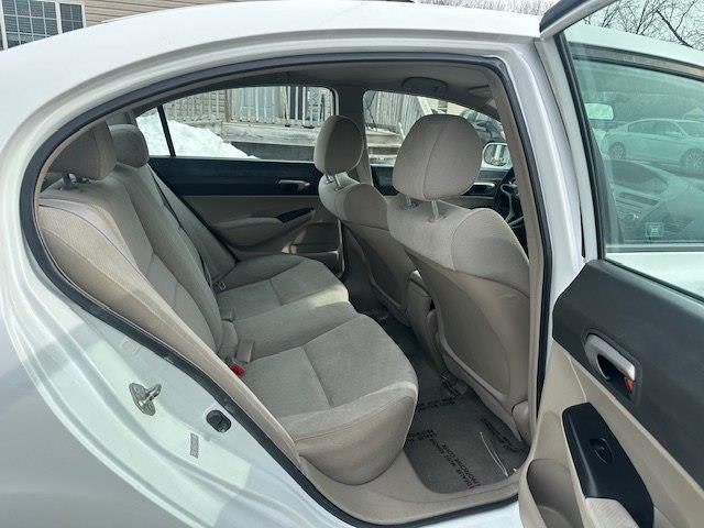 Honda Civic LX Sedan 5-Speed AT 2011