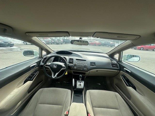 Honda Civic LX Sedan 5-Speed AT 2011