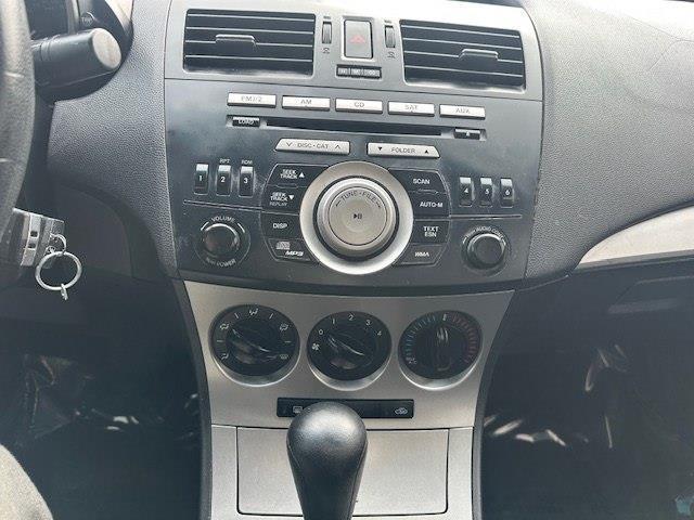 Mazda MAZDA3 i Touring 4-door 2011