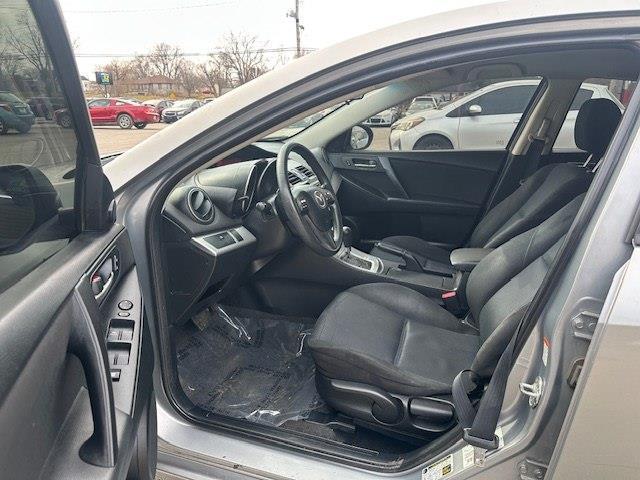 Mazda MAZDA3 i Touring 4-door 2011