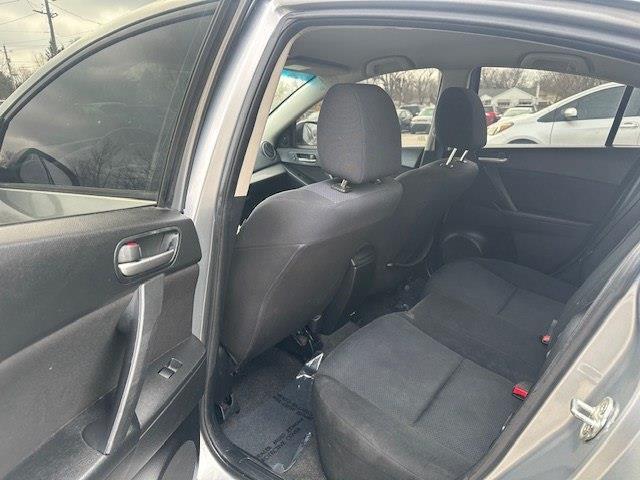 Mazda MAZDA3 i Touring 4-door 2011