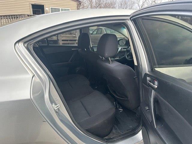 Mazda MAZDA3 i Touring 4-door 2011