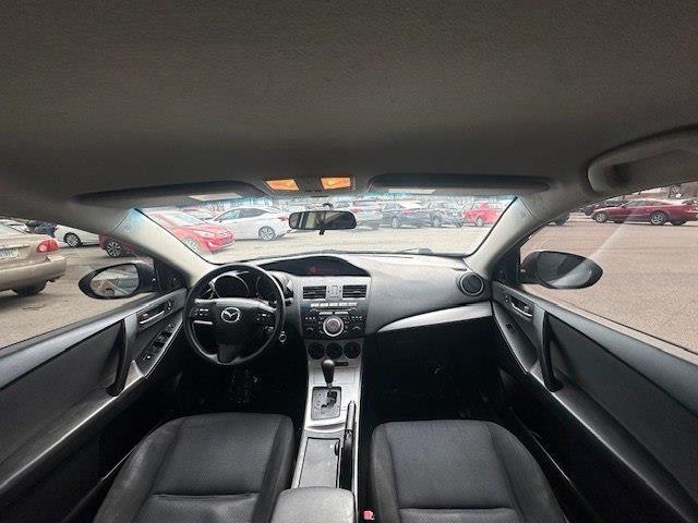 Mazda MAZDA3 i Touring 4-door 2011