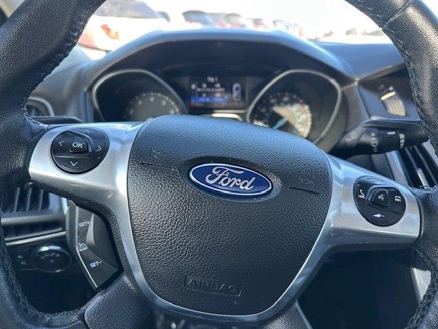 Ford Focus Titanium Sedan 2014